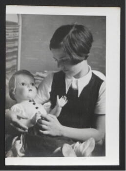 Elisabeth Orsten with doll: Elisabeth Orsten, ‘Elisabeth Orsten Papers: Series 5: Photographs Circa 1929-Circa 1948; File 1: Elisabeth Orsten Circa 1929-Circa 1948’, United States Holocaust Memorial Museum, 2000.417.1,scan 2. (United States Holocaust Memorial Museum Collection, Gift of Elisabeth M. Orsten)